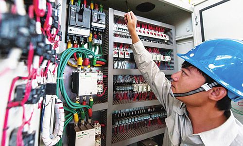 提高经济发展质量,电力设备企业需转变发展方式,调整产业结构